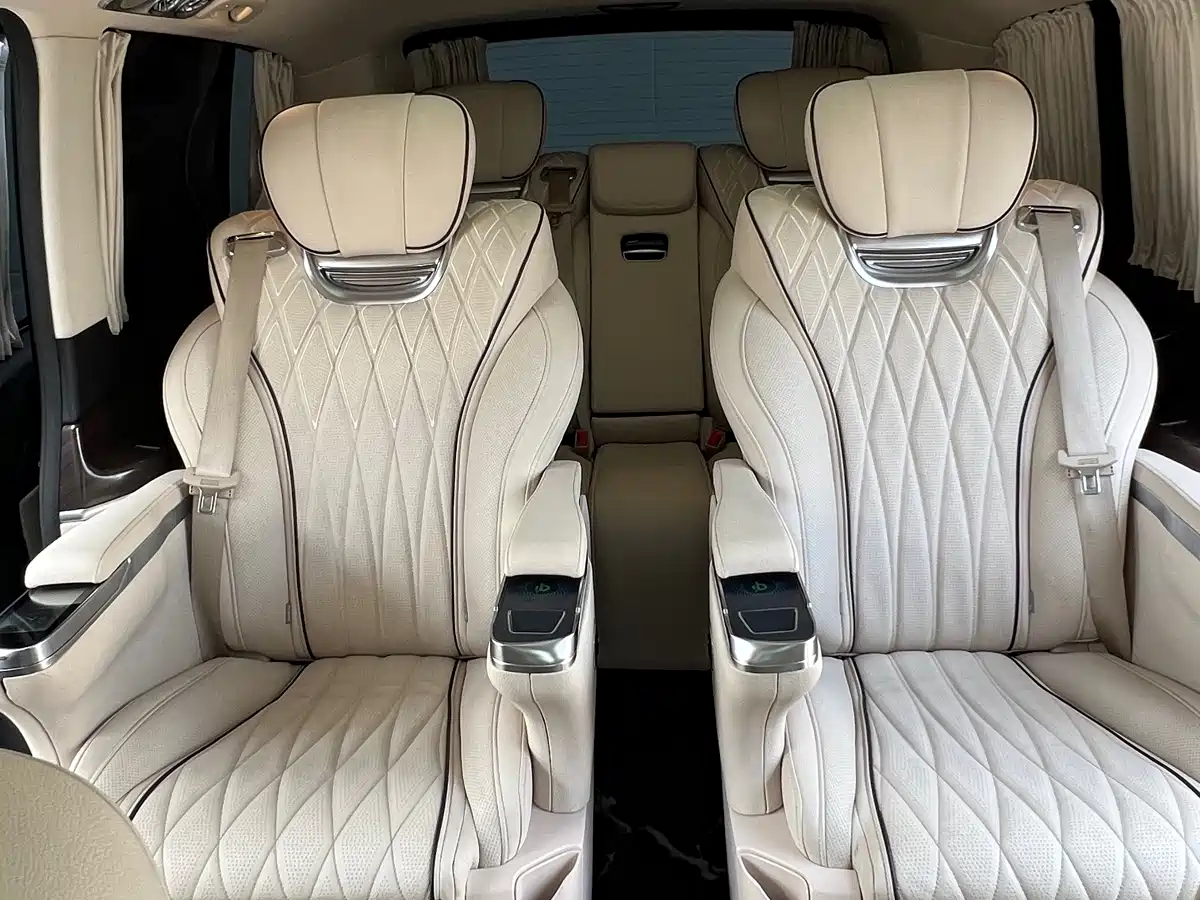 Mercedes-Benz V-Class 2022 V 260 Pilot Edition фото 7
