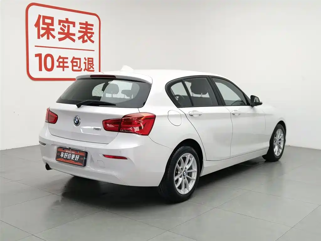BMW 1 Series (Import) 2018 118i Leading фото 2