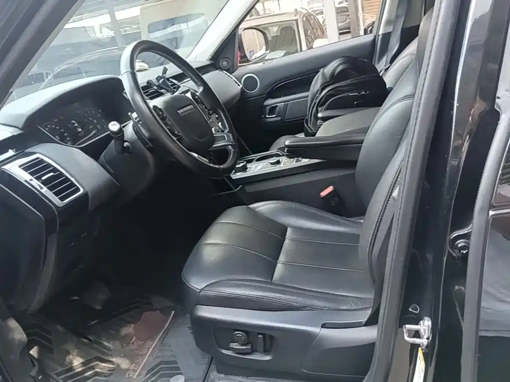Photo 11 - Land Rover Discovery