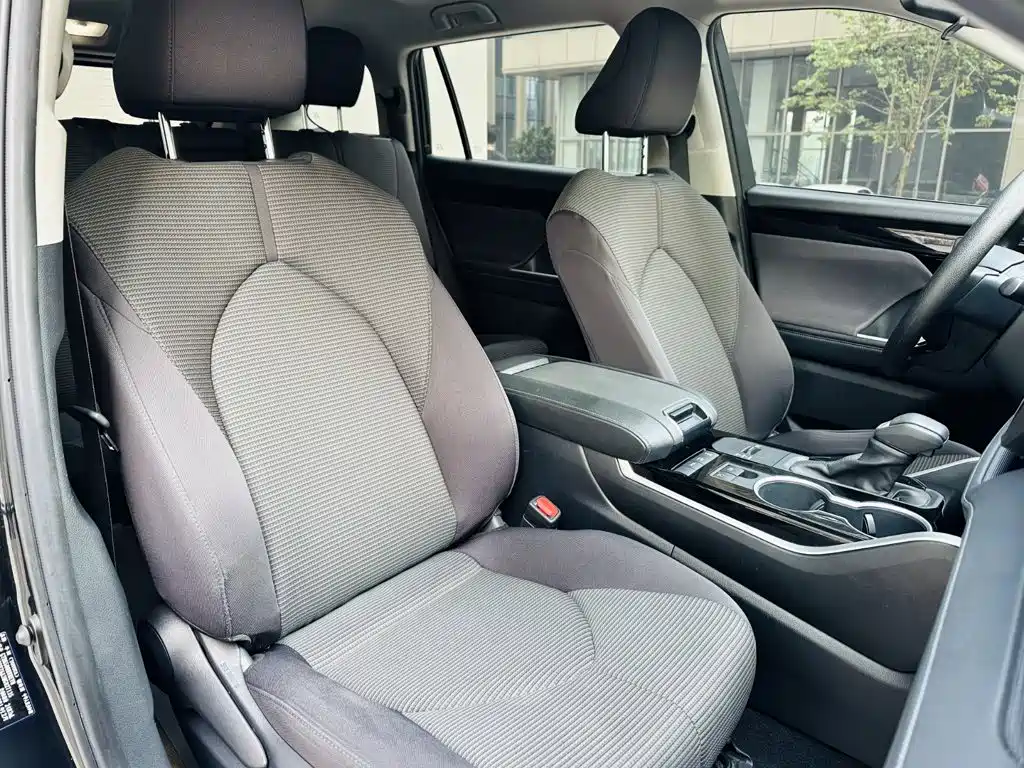 Фото 7 - Toyota Highlander