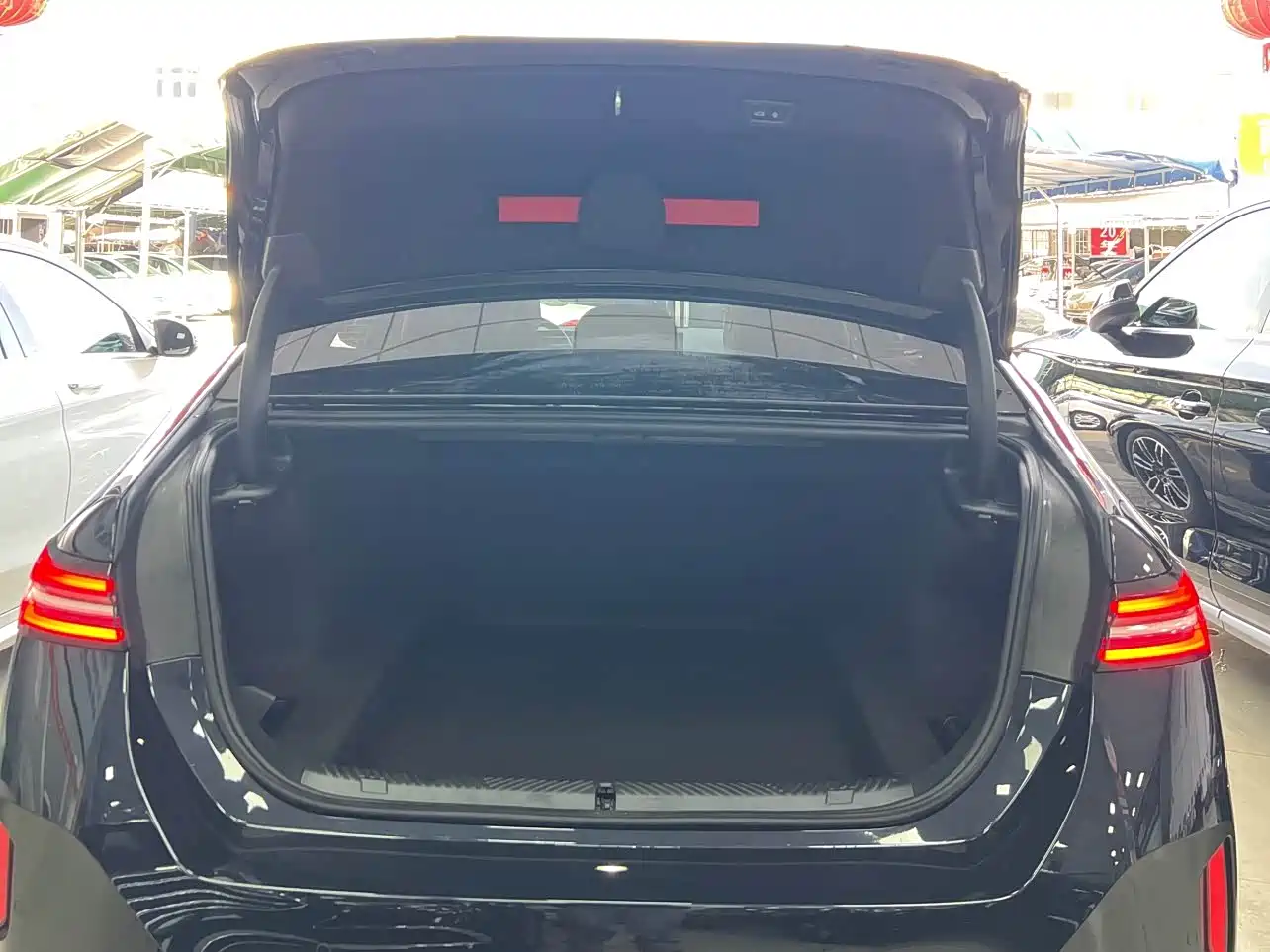 BMW 5 Series 2024 530Li Leading M Sport Package фото 13