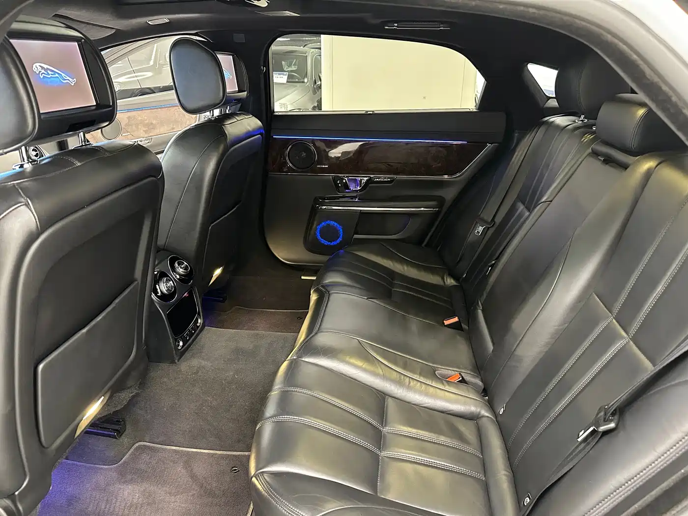 Jaguar XJ 2015 XJL 3.0 SC 2WD Panorama Business Edition фото 15