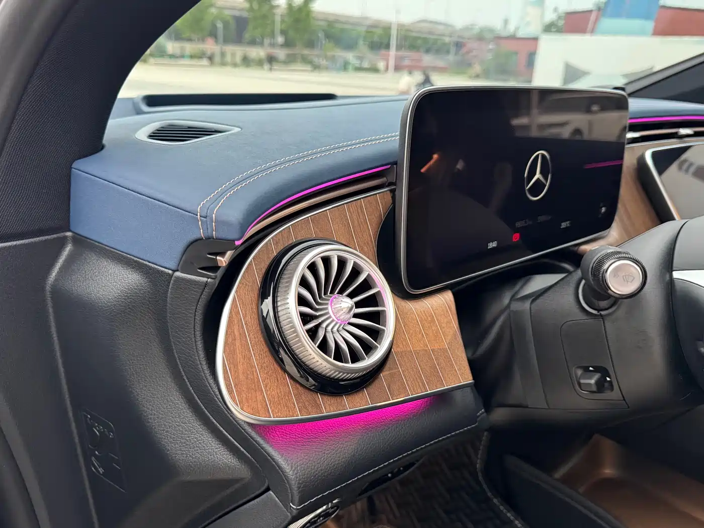 Mercedes-Benz EQE 2022 350 Pioneer Edition фото 16
