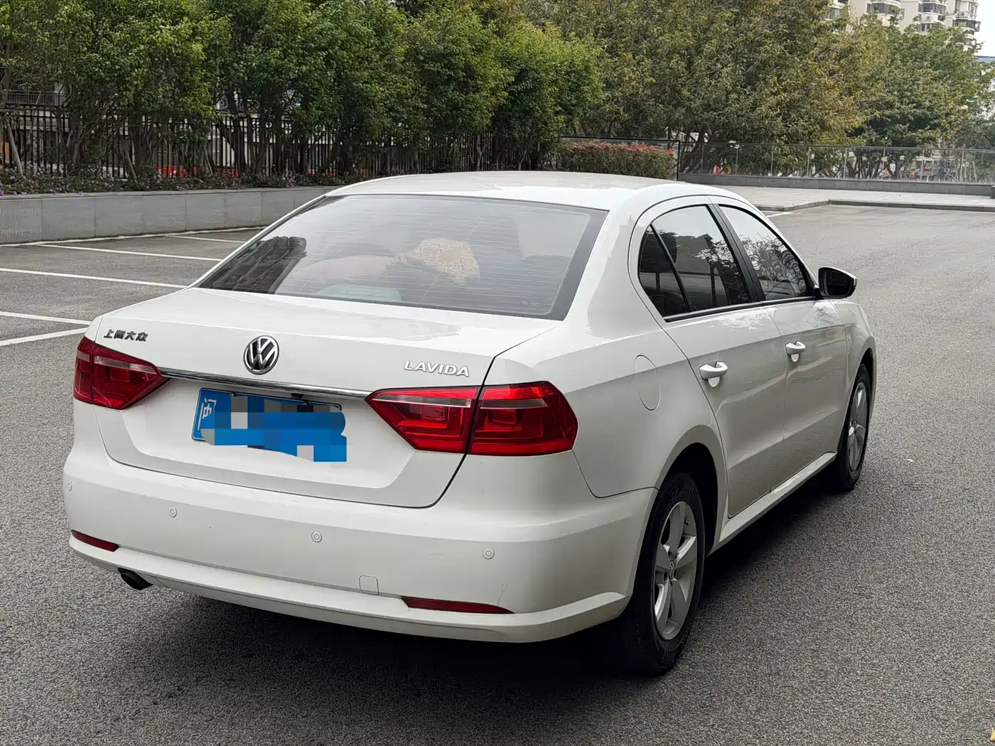 Volkswagen Lavida 2013 Facelift Classic 1.6L Automatic Trend фото 5