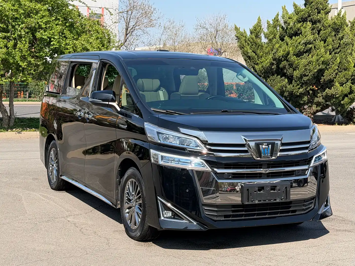 Toyota Vellfire 2021 Crown Hybrid 2.5L HV Premium Edition фото 3