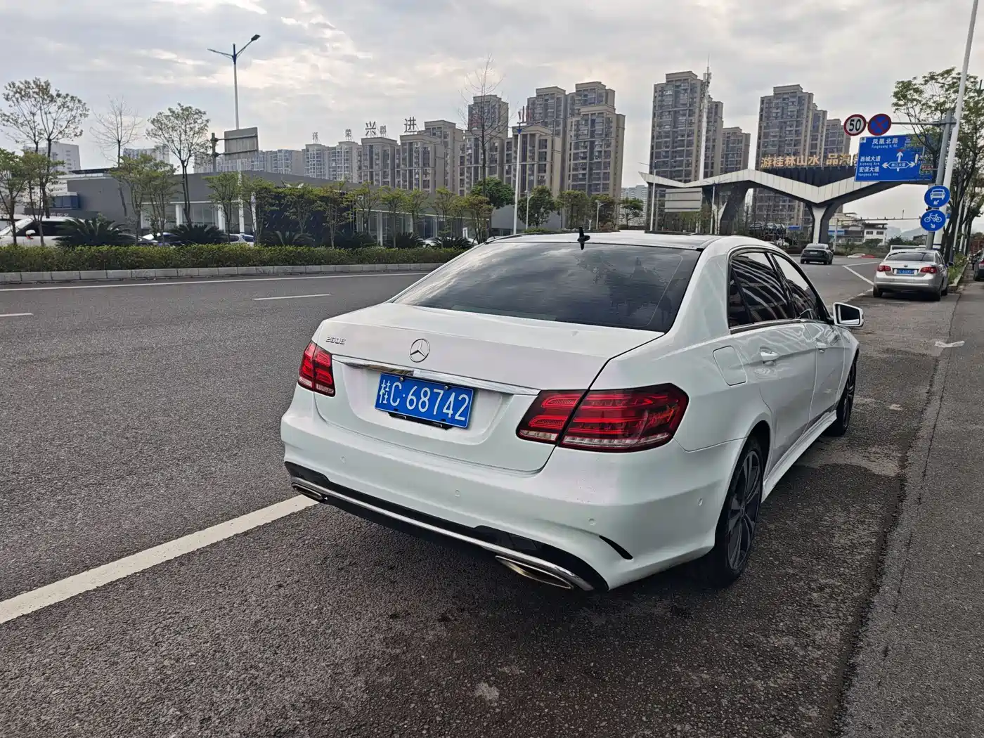Mercedes-Benz E-Class 2015 E 260 L Sport фото 5