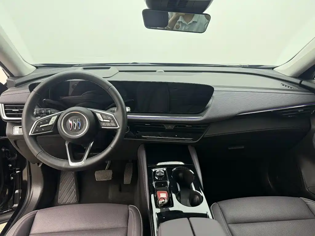 Buick Envision Plus 2026 2025 Enclave Plus 28T 2WD Platinum Edition