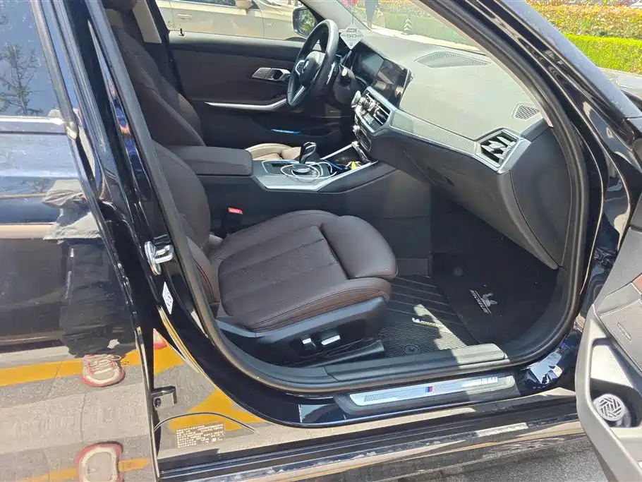 BMW 3 Series 2022 Facelift 325i M Sport Shadow Edition фото 8