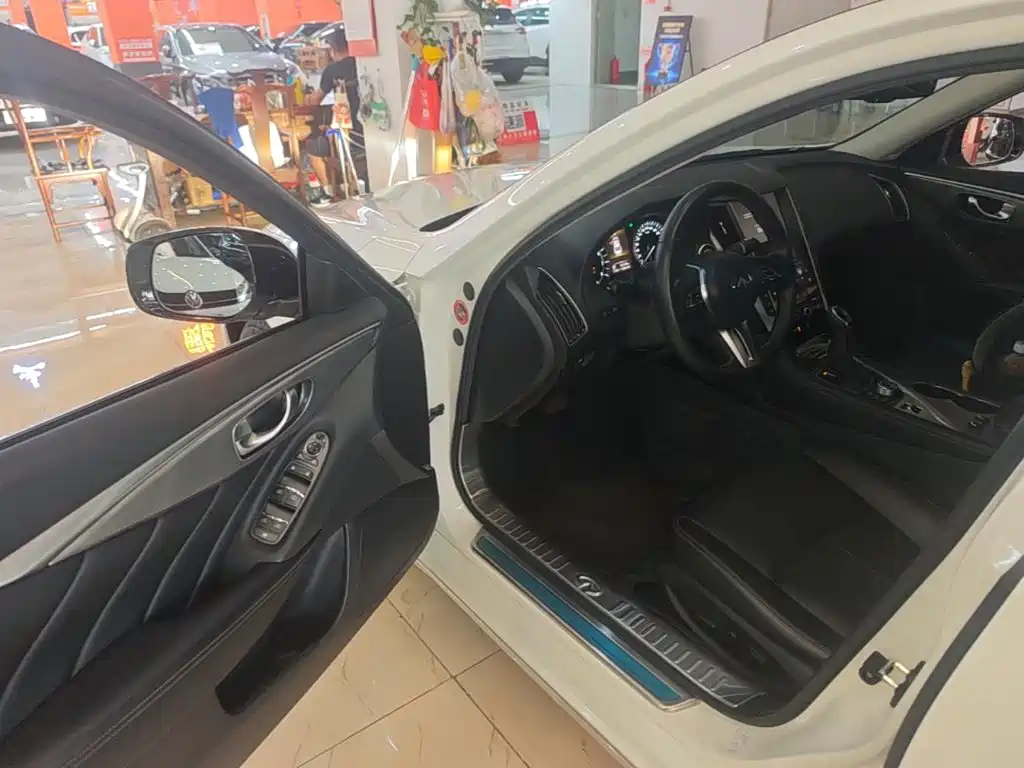 Infiniti Q50L 2019 2018 2.0T Leisure Edition (China VI)
