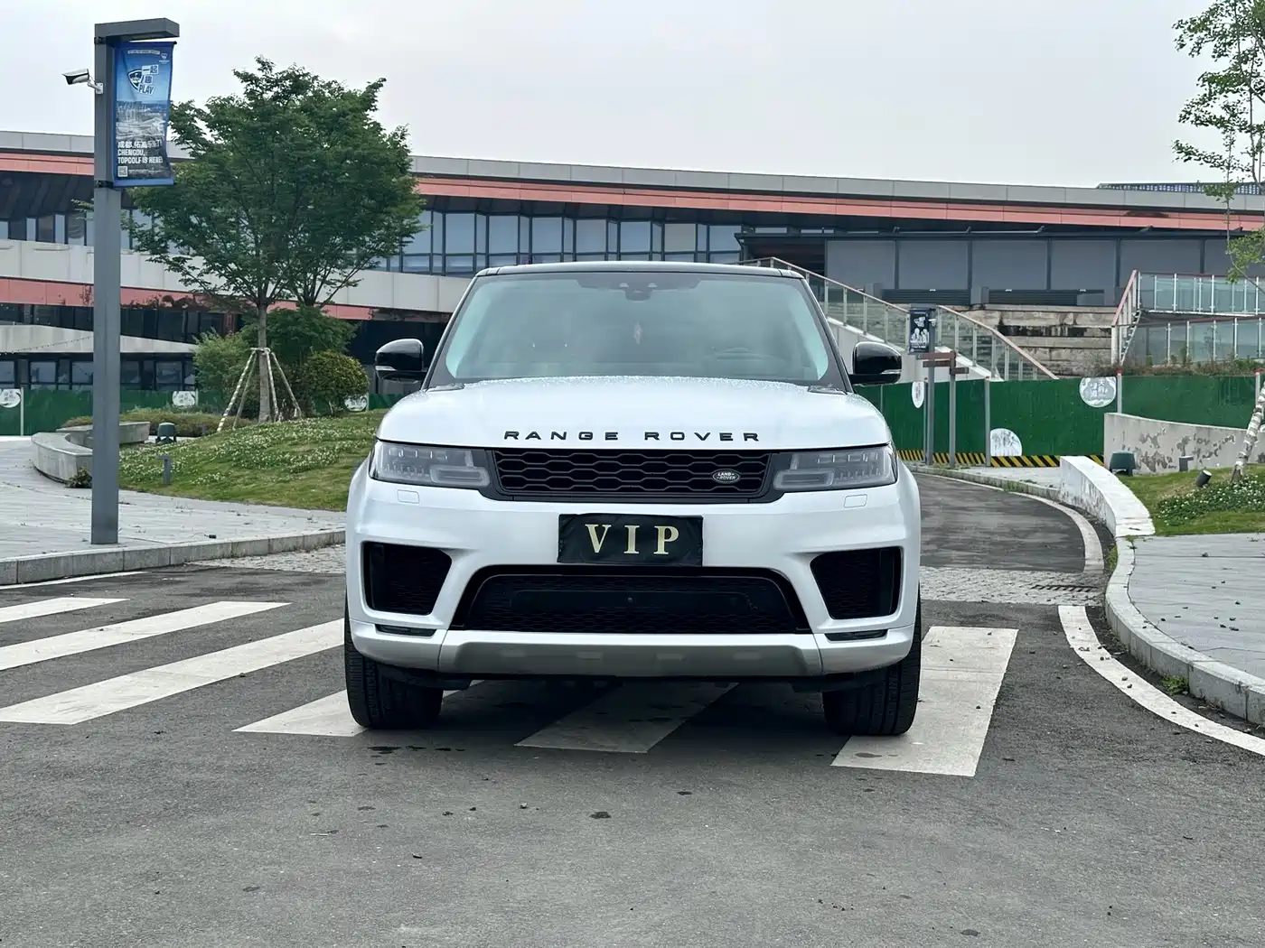 Land Rover Range Rover Sport 2021 3.0 L6 Gloss Black Edition фото 4