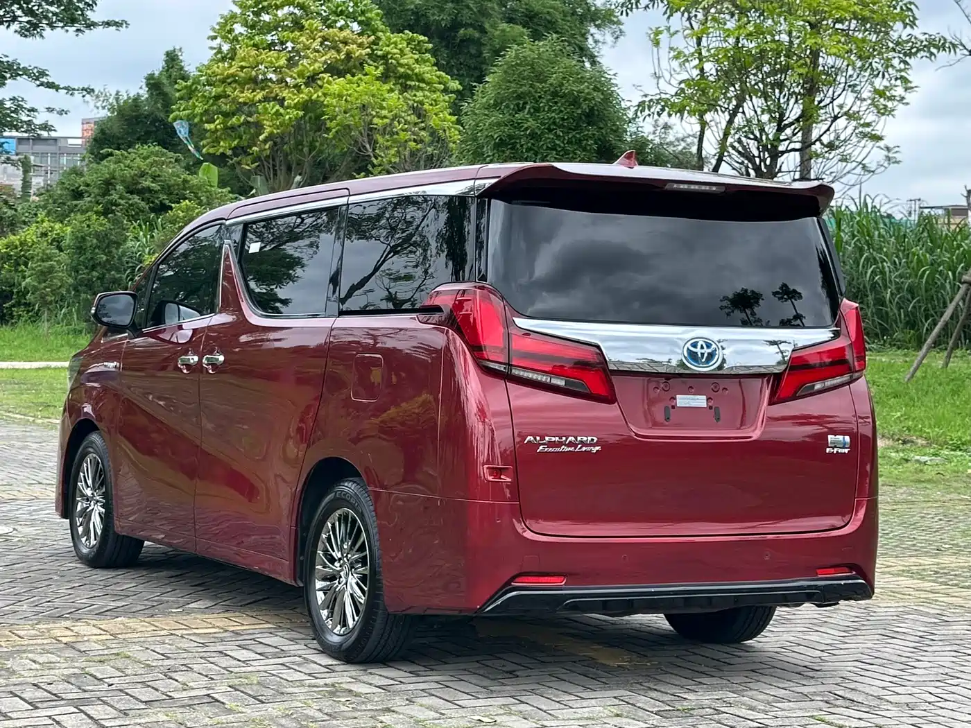 Toyota Alphard 2020 Hybrid 2.5L Premium Edition фото 4