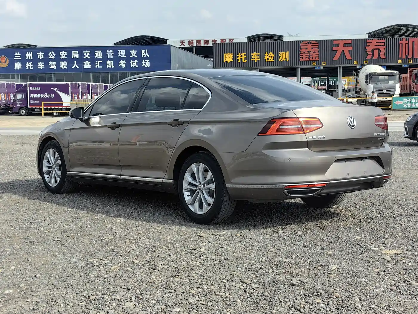 Volkswagen Magotan 2017 330TSI DSG Luxury фото 4