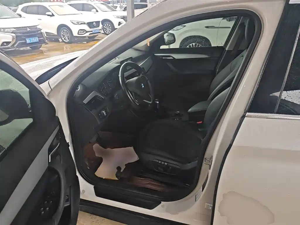 BMW X1 2018 sDrive20Li Leading Model фото 16