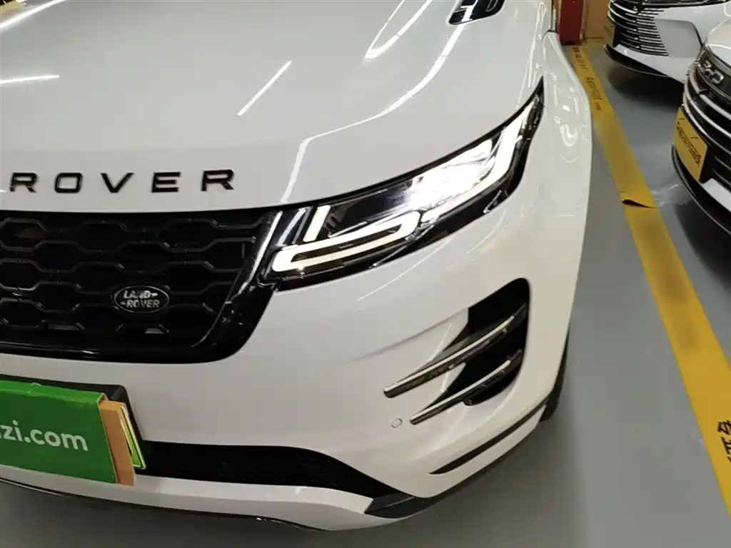 Land Rover Range Rover Evoque New Energy 2021 Range Rover Evoque L P300e Luxury фото 24