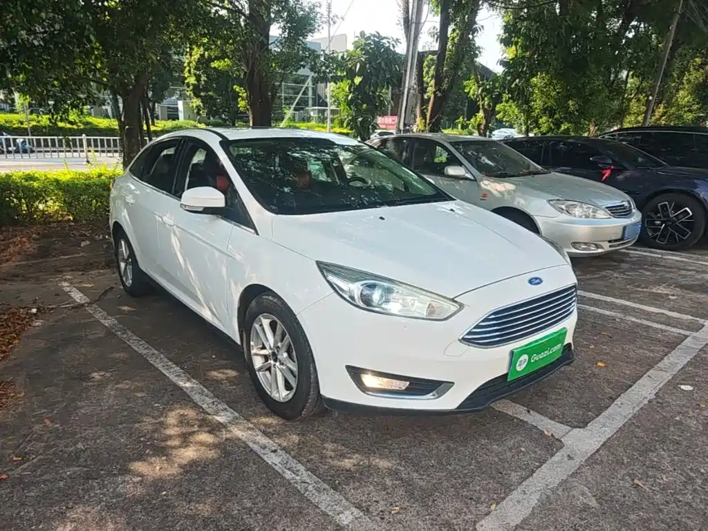 Фото 4 - Ford Focus