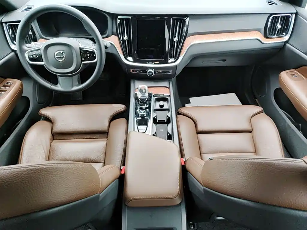 Фото 14 - Volvo S60