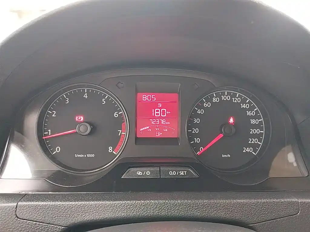 Volkswagen Santana 2015 1.4L Manual Comfort Edition фото 12