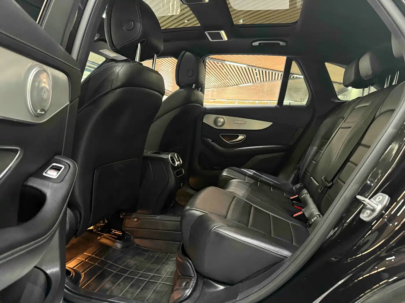 MERCEDES-BENZ GLC