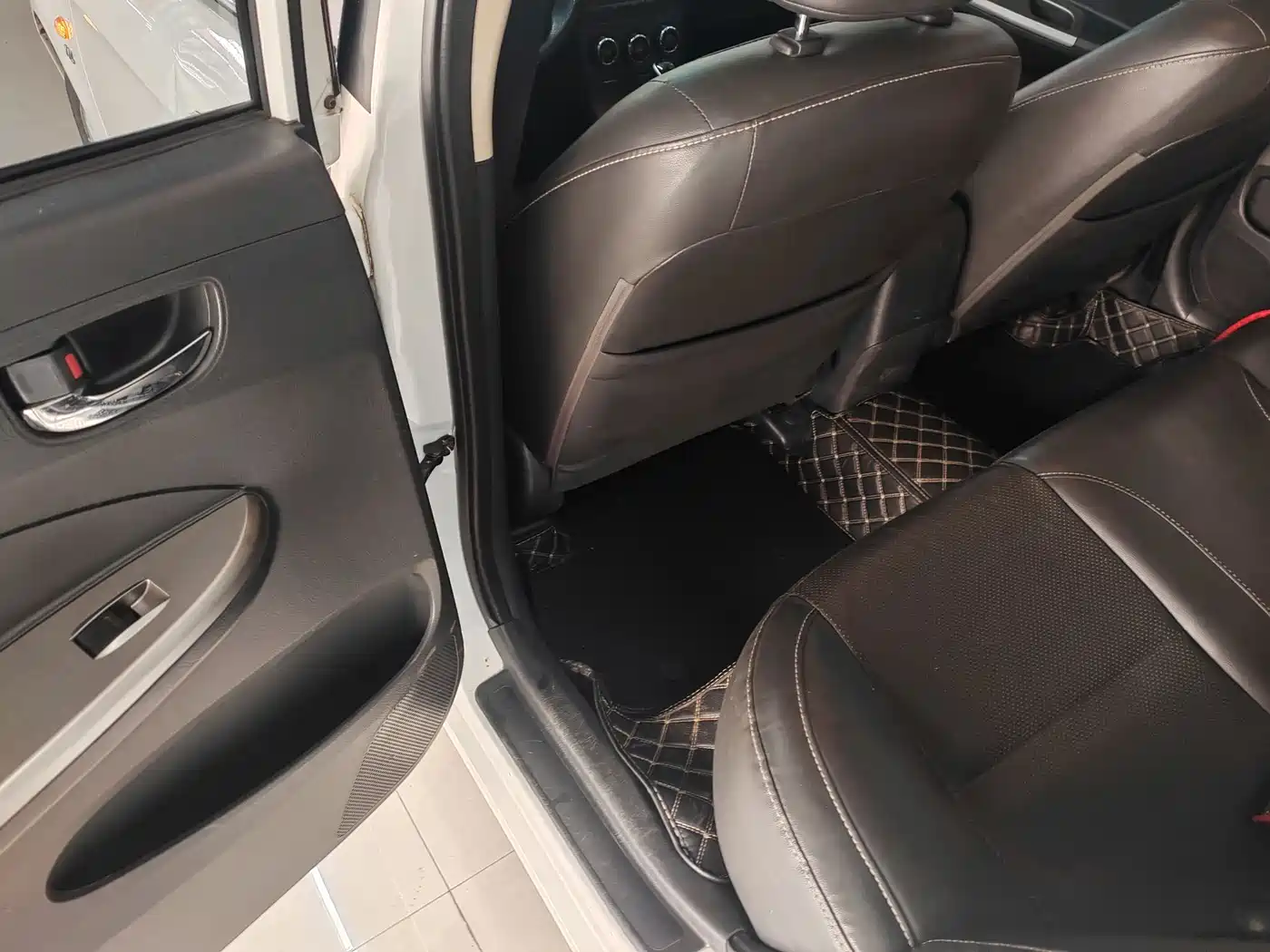 BYD L3 2015 Energy-saving Edition 1.5L Automatic Comfort фото 7