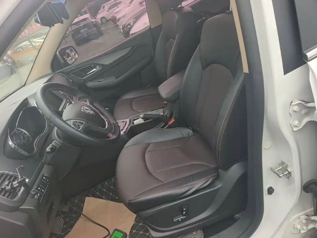 Baojun 560 2017 2016 1.8L iAMT Luxury