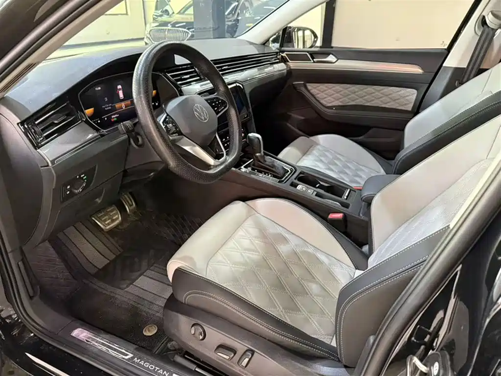 Volkswagen Magotan 2023 2 Million Units Anniversary Edition 330TSI DSG Leading Type фото 18