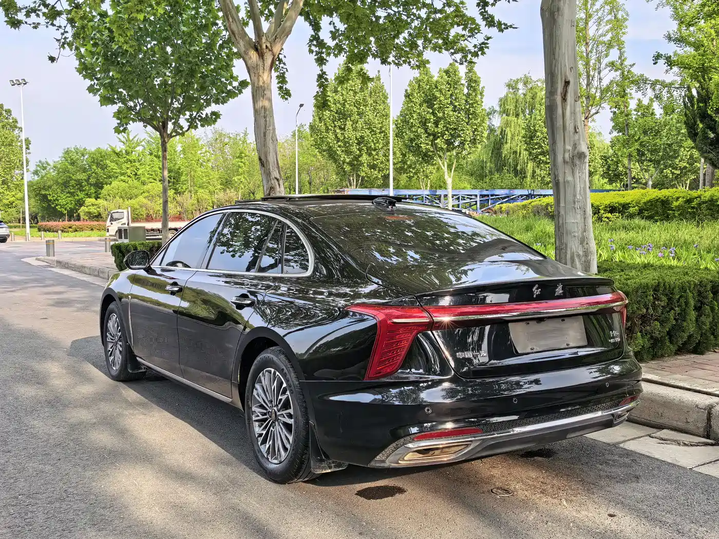 Hongqi H5 2023 2.0T Auto Smart Connect Flag Enjoy фото 5