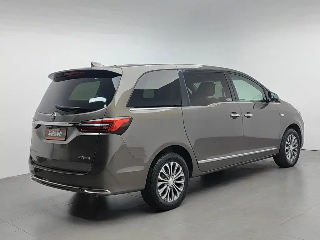 Фото 2 - Buick GL8