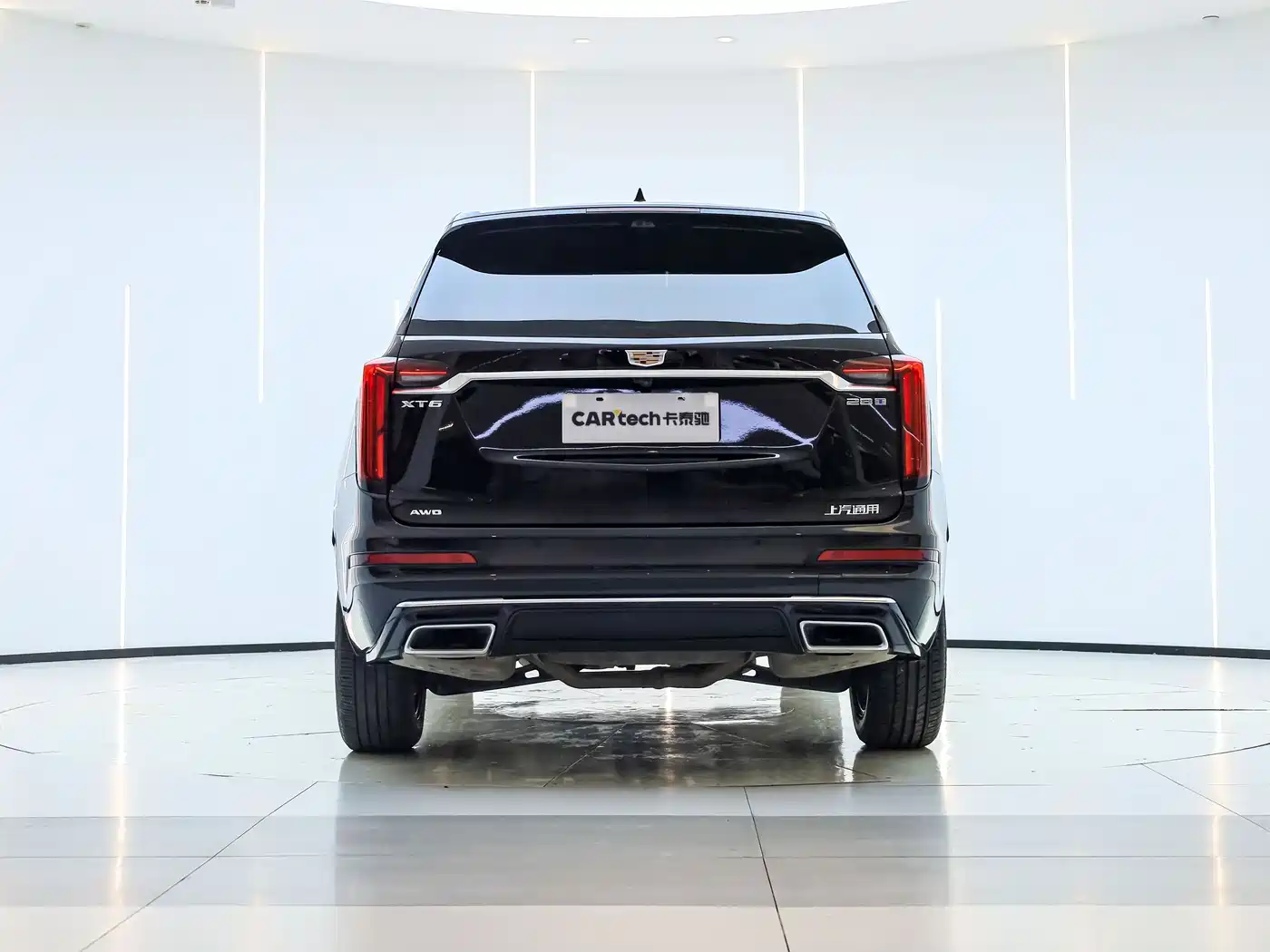 CADILLAC XT6