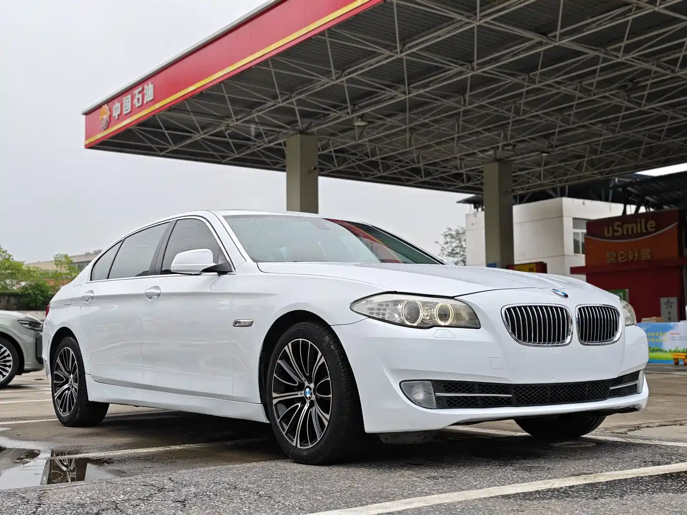BMW 5 Series 2013 535Li Leadership фото 3
