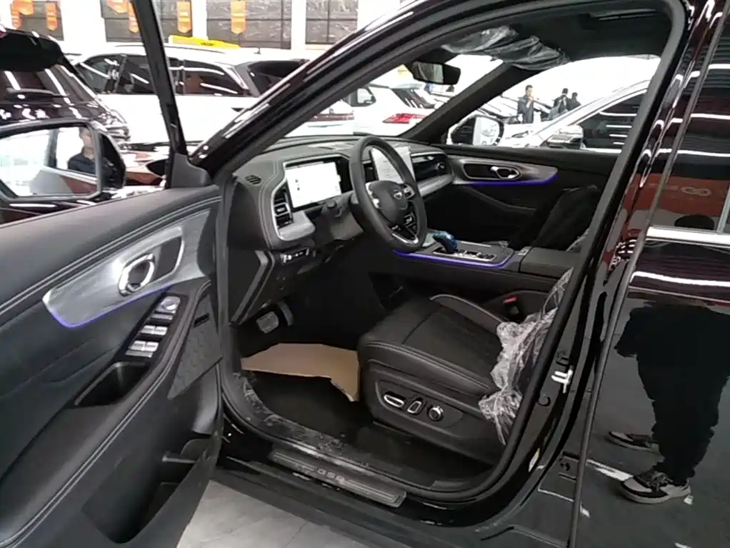 GAC Trumpchi Trumpchi GS8 2025 Pilot Series 2.0TGDI 2WD Luxury Edition 5-seater фото 15