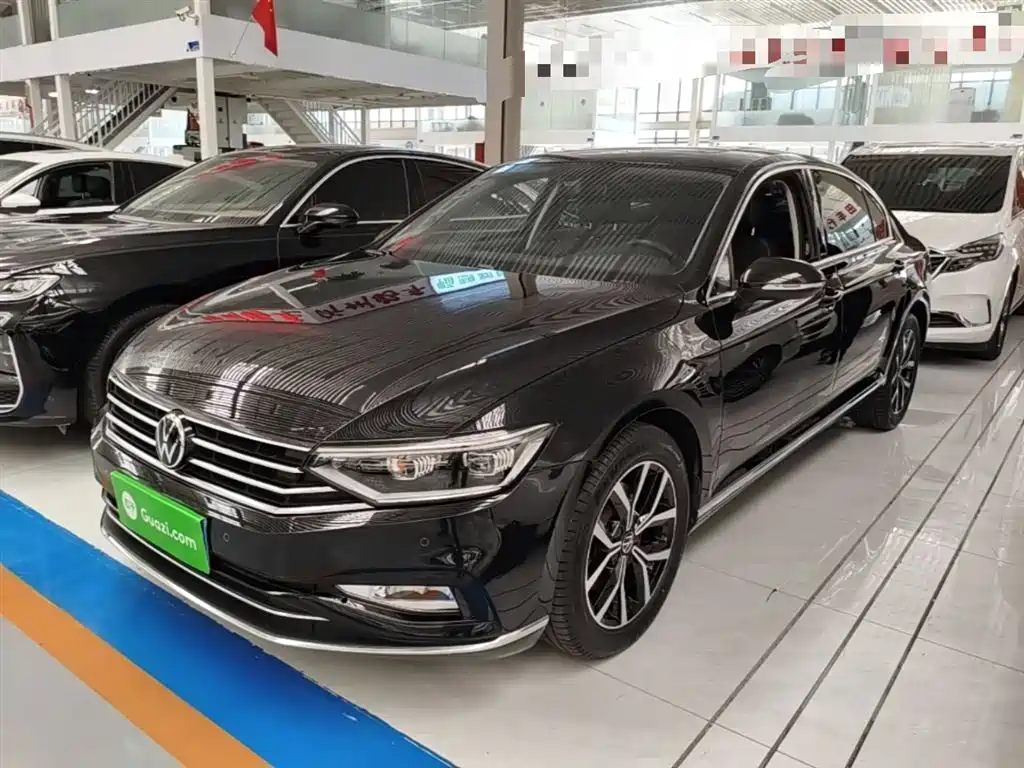 Volkswagen Magotan 2020 330TSI DSG Luxury фото 2