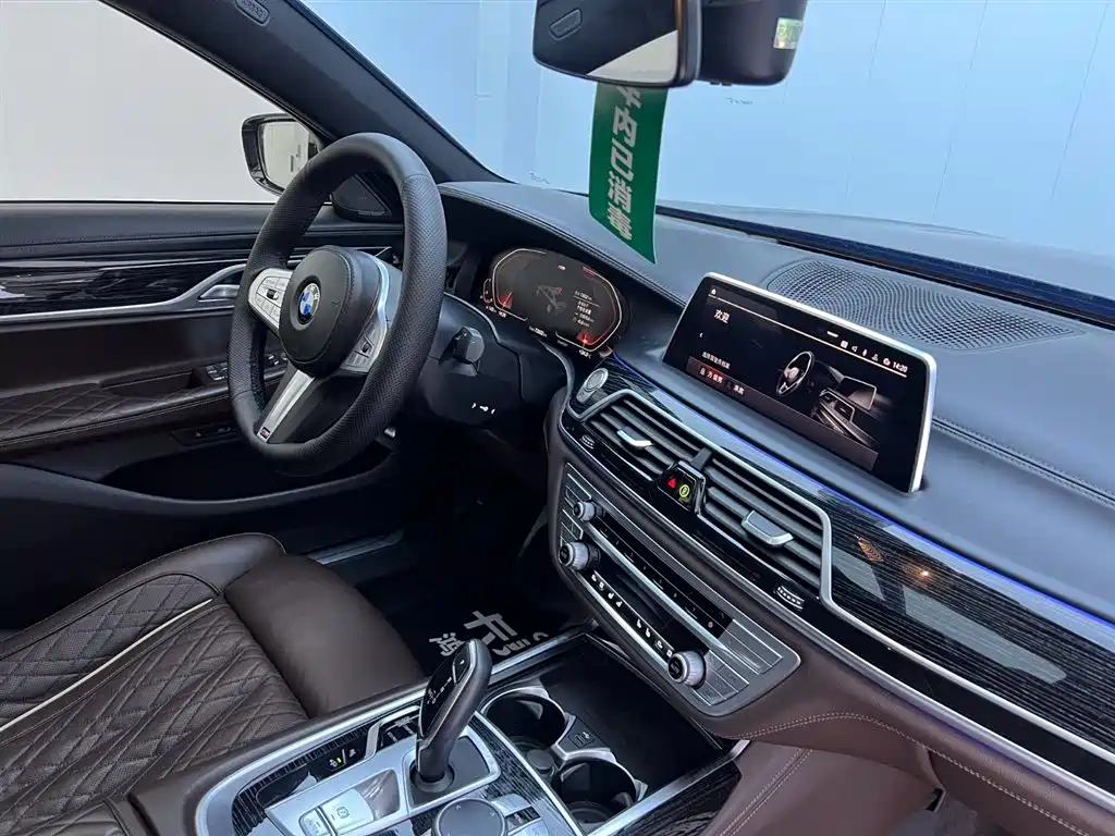BMW 7 Series 2019 740Li Leading M Sport Package фото 19