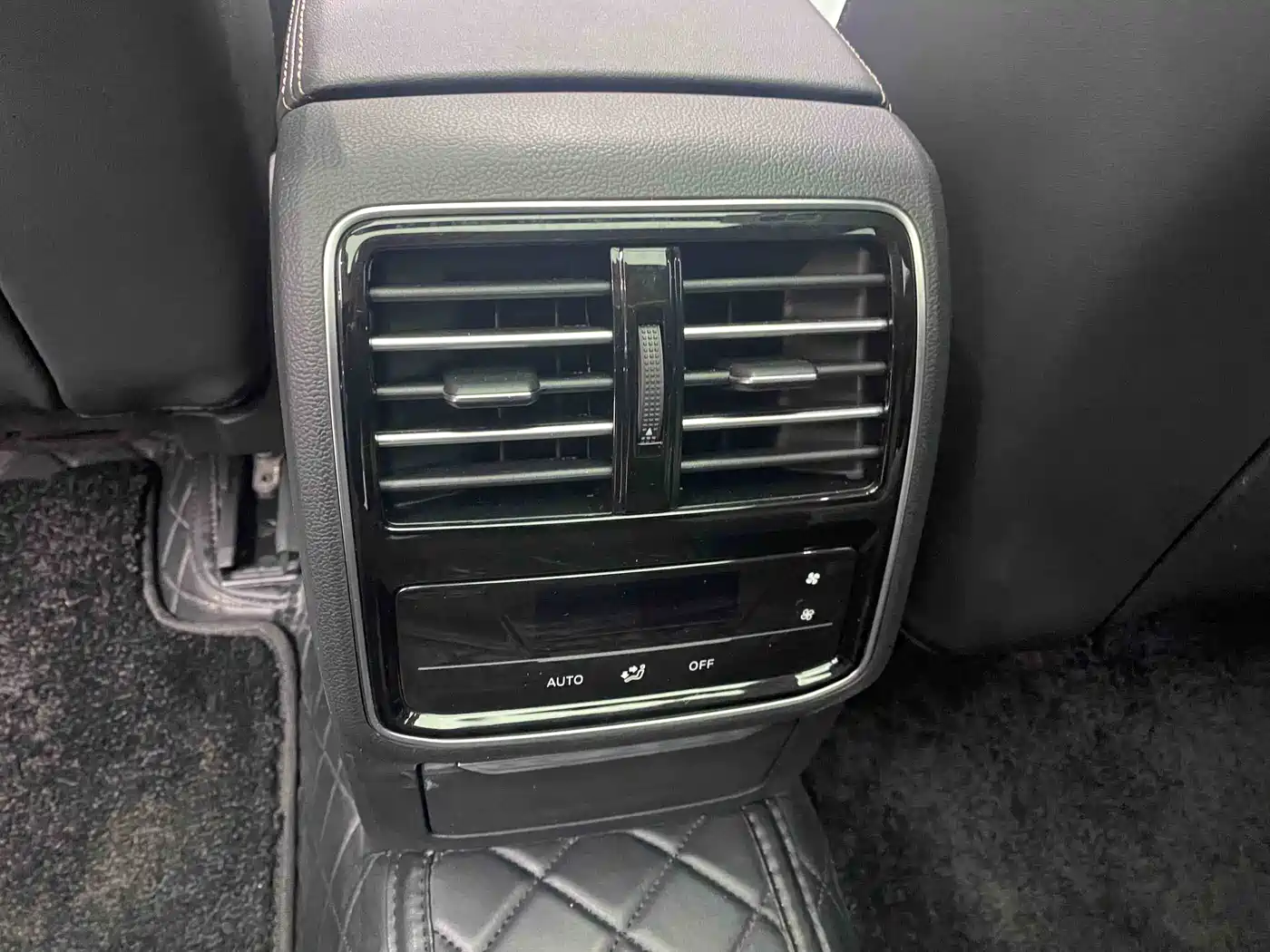 Volkswagen Magotan 2023 Model 2 Million Commemorative Edition 330TSI DSG Luxury фото 20