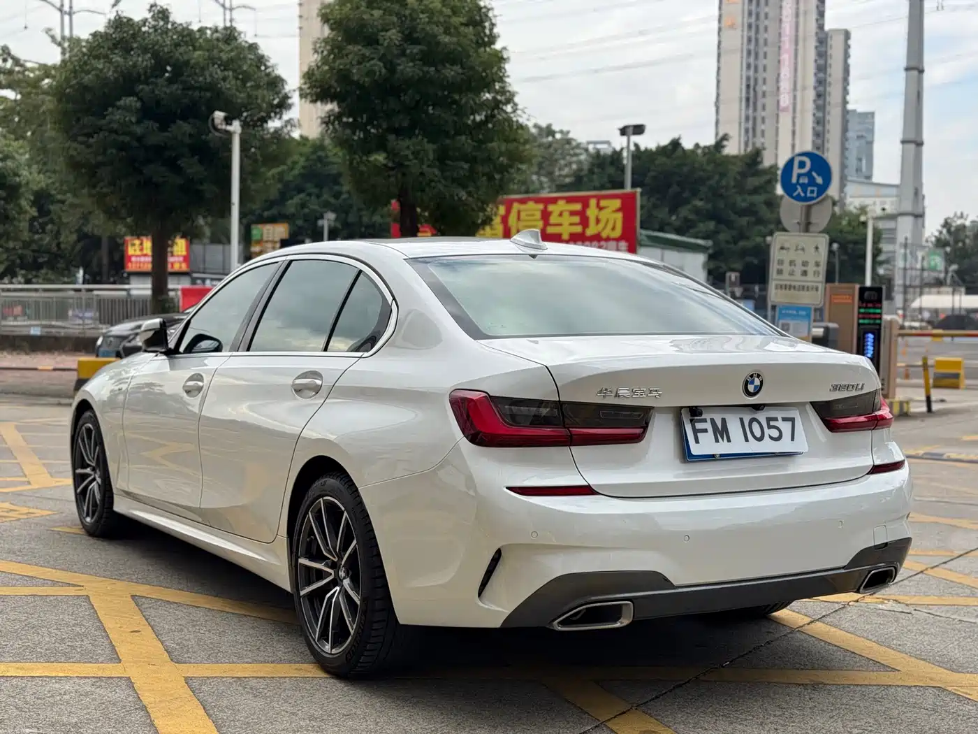 BMW 3 Series 2022 320Li M Sport Package фото 14