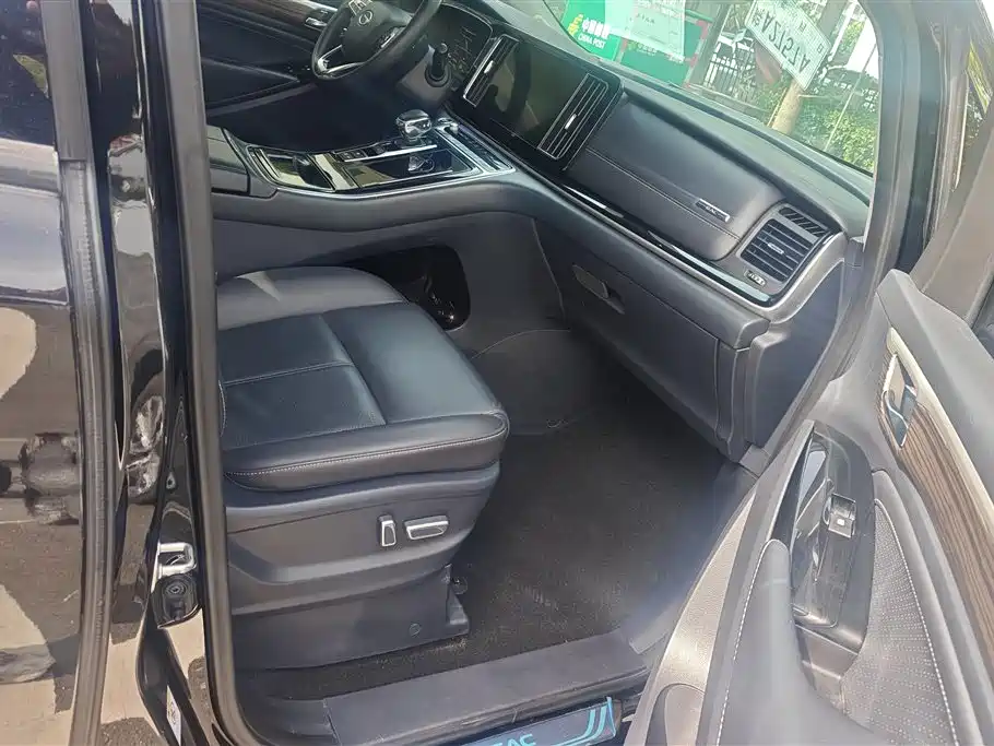 GAC Trumpchi Trumpchi M8 2021 Leading Show Series 390T Ultimate Edition фото 8