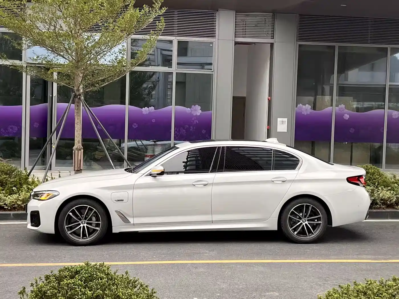 BMW 5 Series New Energy 2022 Facelift 535Le Pioneer M Sport Package фото 3