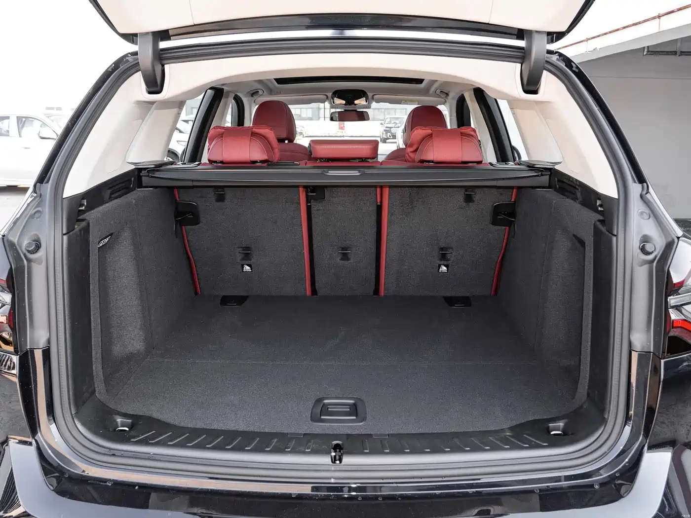 BMW iX3 2024 Innovation Leader фото 8