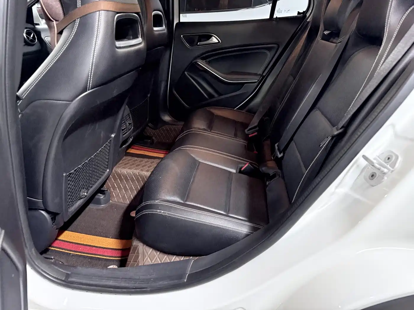 Mercedes-Benz GLA 2017 GLA 220 4MATIC Fashion фото 10