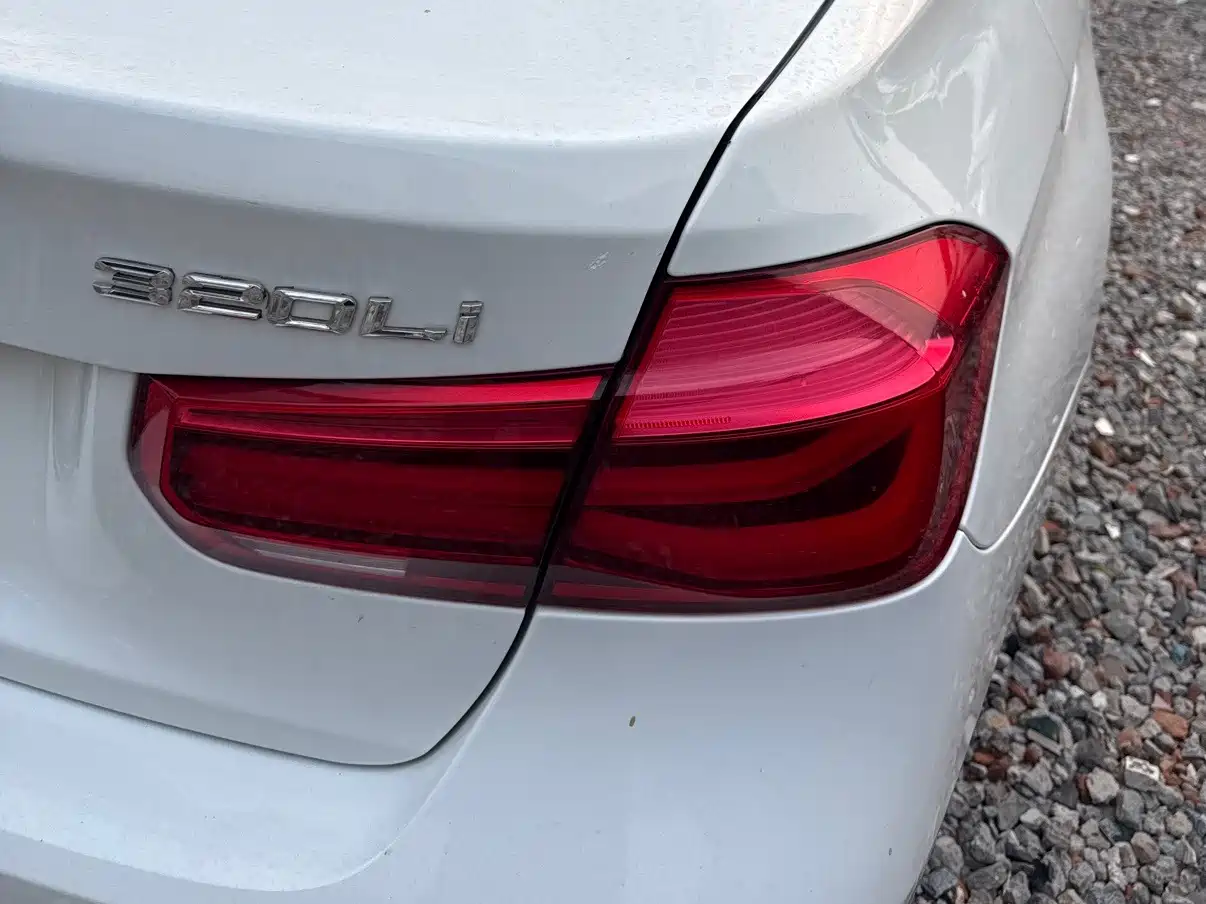 صورة 6 - BMW 3 Series