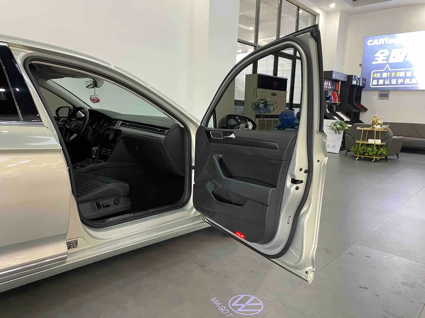 Volkswagen Magotan 2020 330TSI DSG Leading фото 26