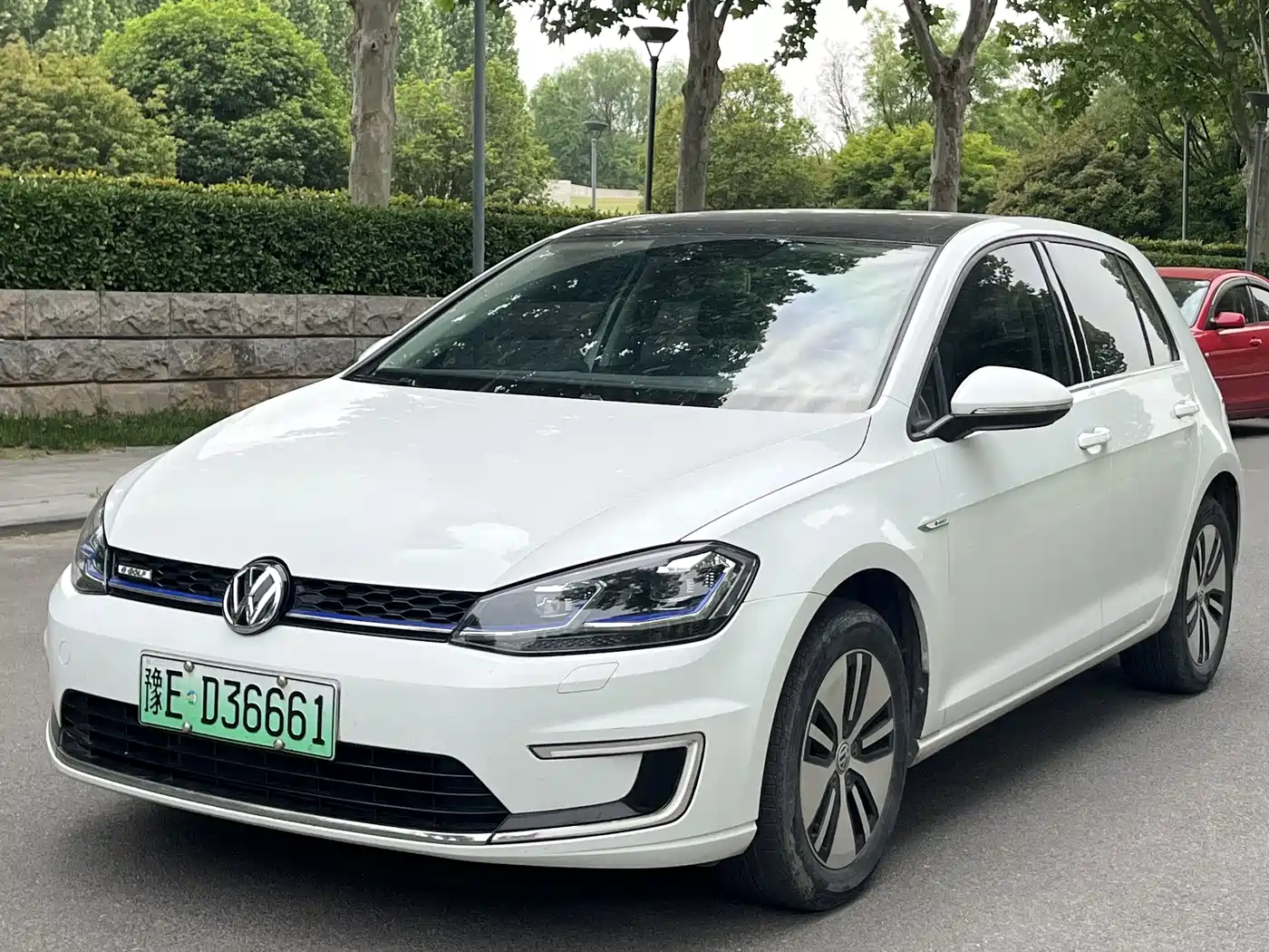 VOLKSWAGEN GOLF*PURE ELECTRICITY 2021