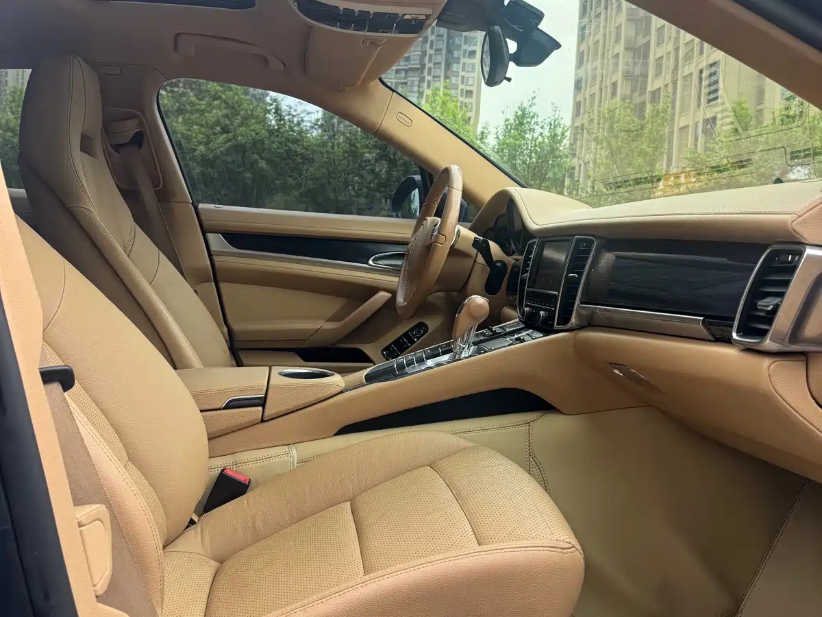 Porsche Panamera 2013 Panamera 4 Platinum Edition 3.6L фото 13