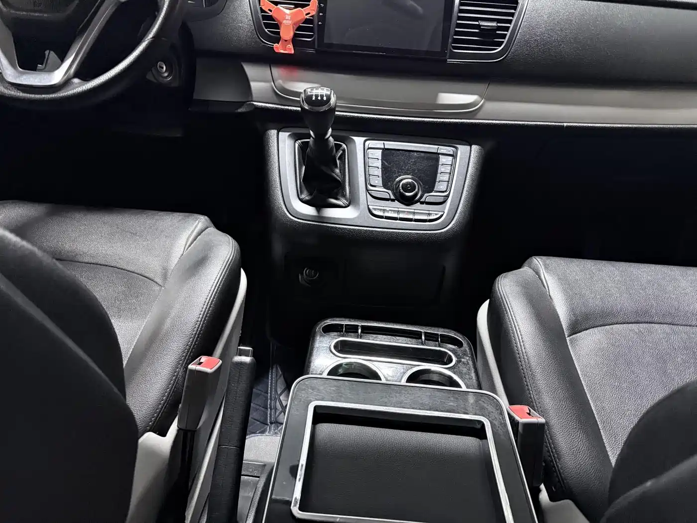 SAIC Maxus Maxus G10 2021 2.0T Manual Smart Edition Diesel 7-Seater фото 11