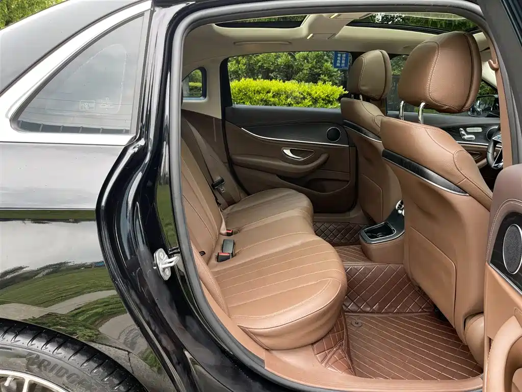 Mercedes-Benz E-Class 2023 Facelift E 260 L фото 17