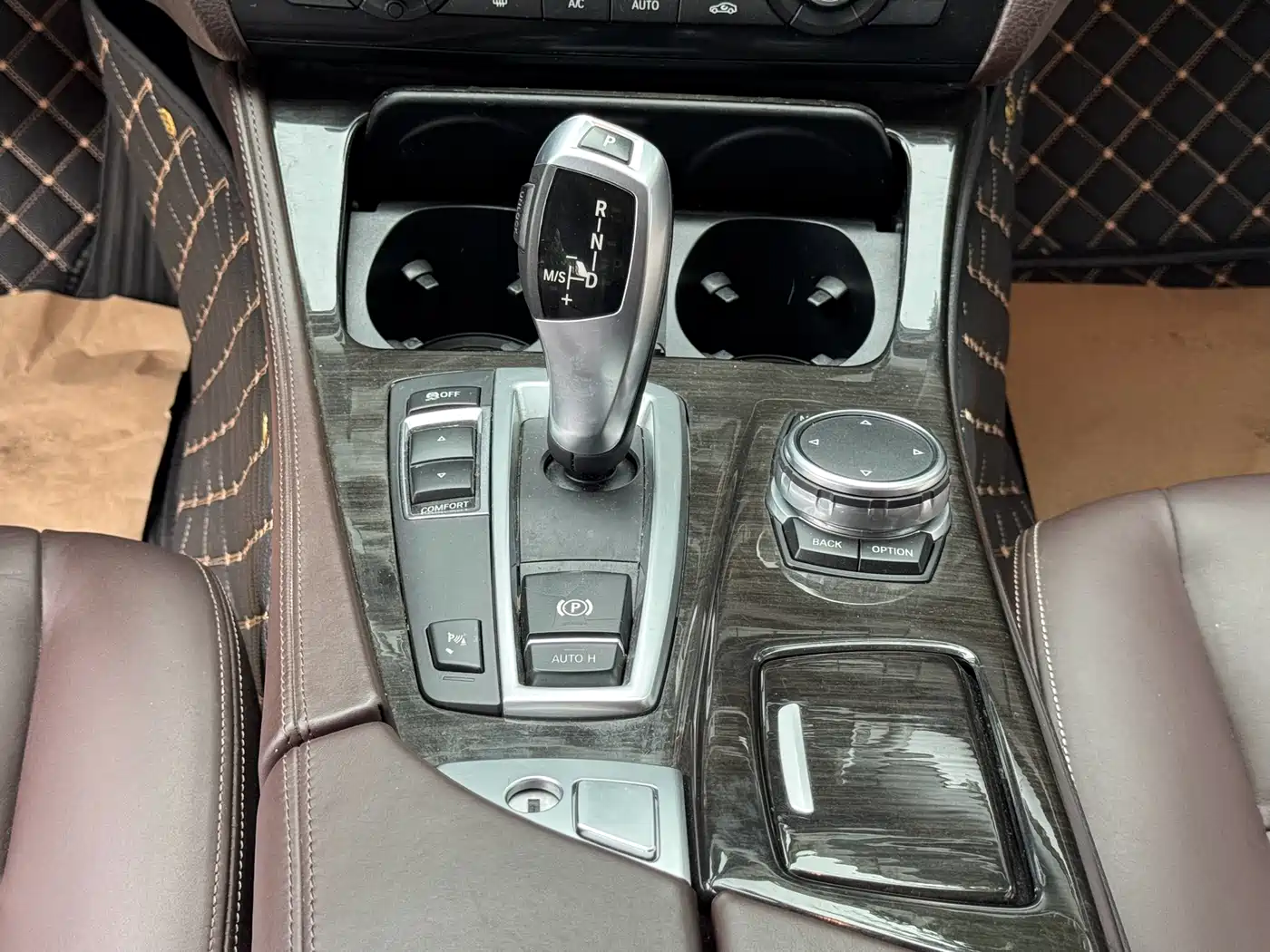 BMW 5 Series 2014 525Li Luxury Design Package фото 12