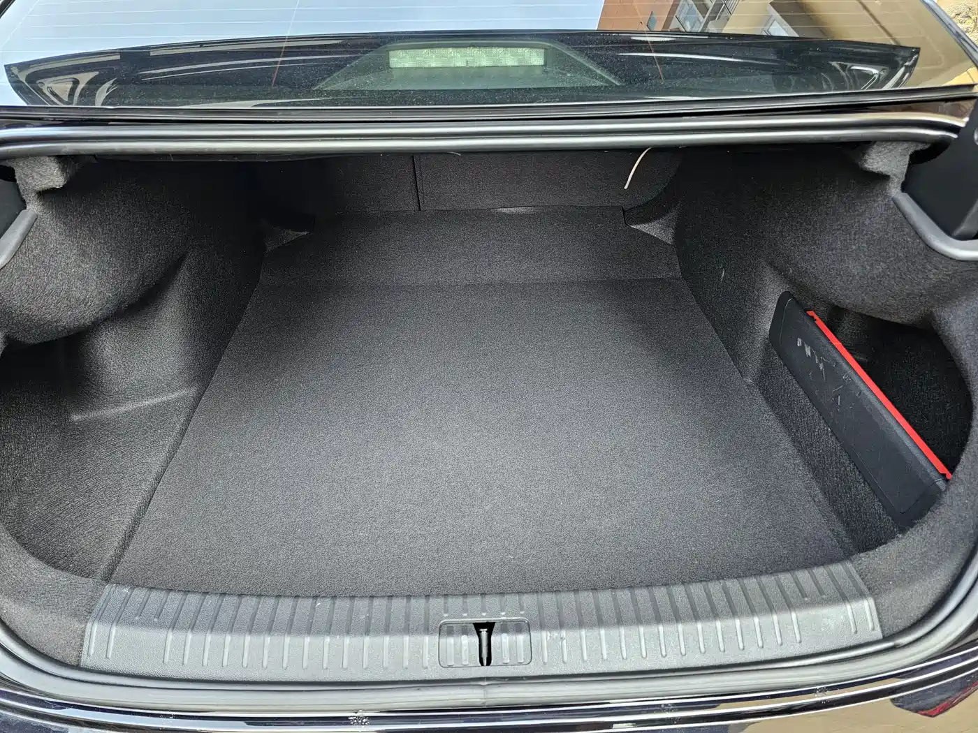 Volkswagen Passat 2022 330TSI Starlight Luxury Edition фото 13