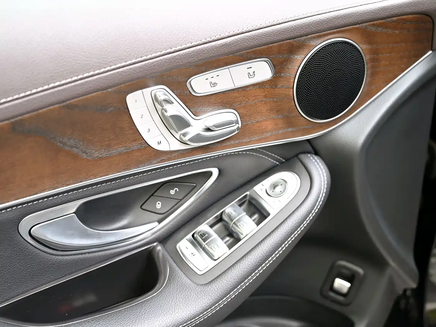 Mercedes-Benz GLC 2020 Facelift GLC 300 L 4MATIC Dynamic фото 25