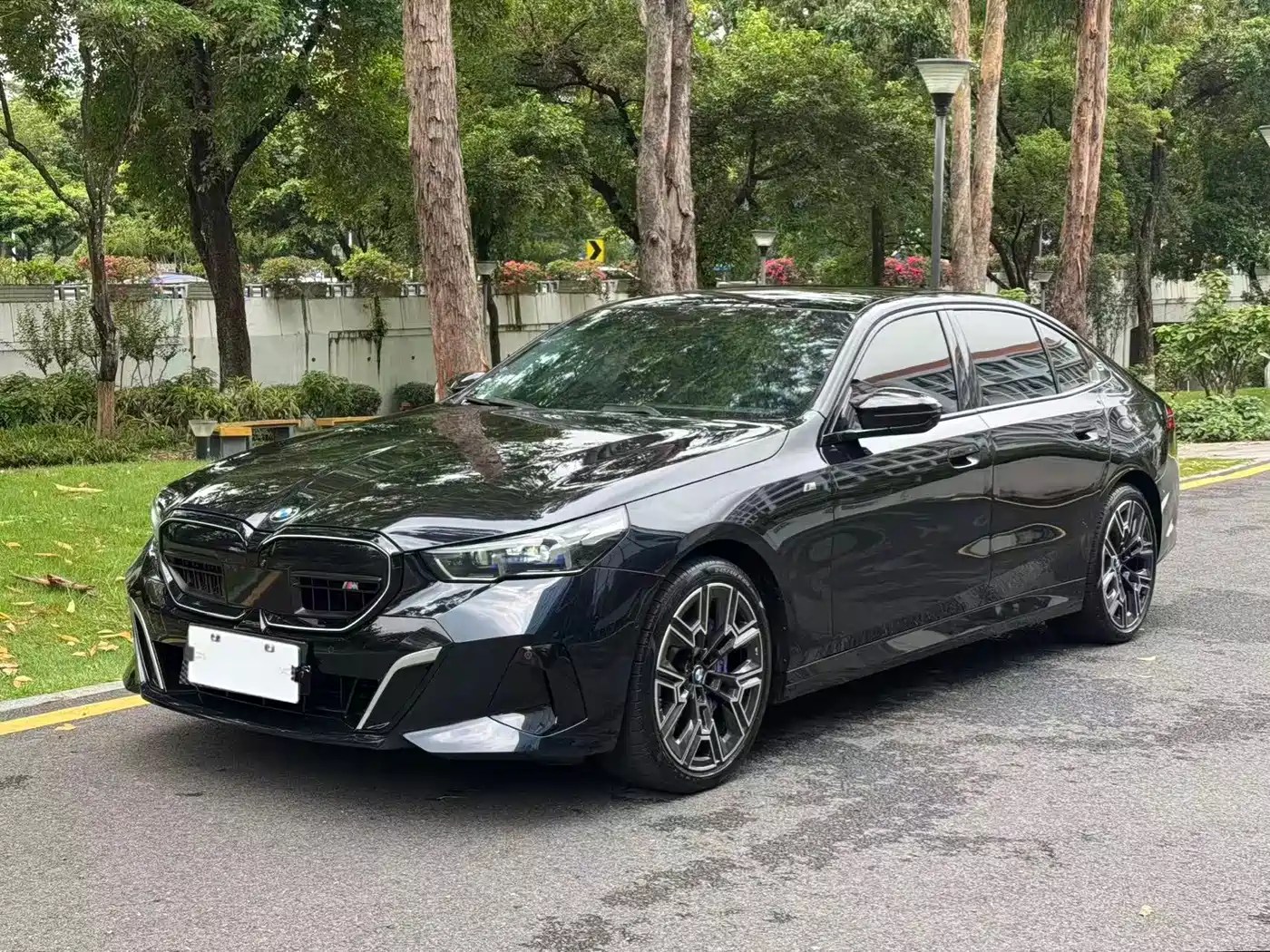 BMW 5 Series 2024 530Li Premium M Sport Package фото 2