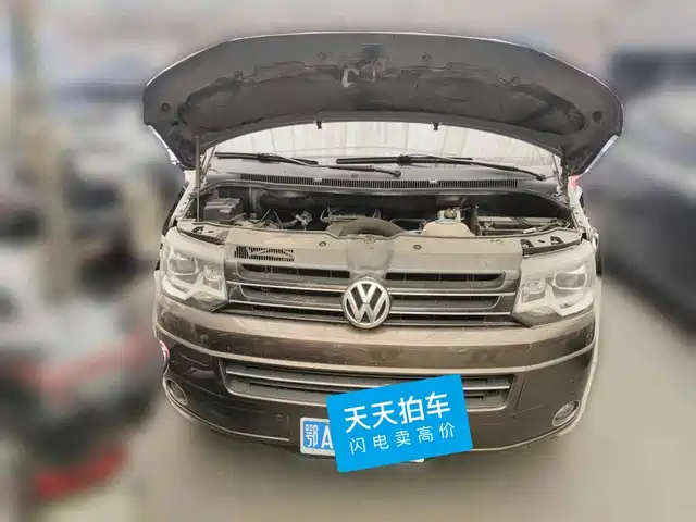 Volkswagen Multivan 2012 2.0TSI 4WD Premium — фото 3