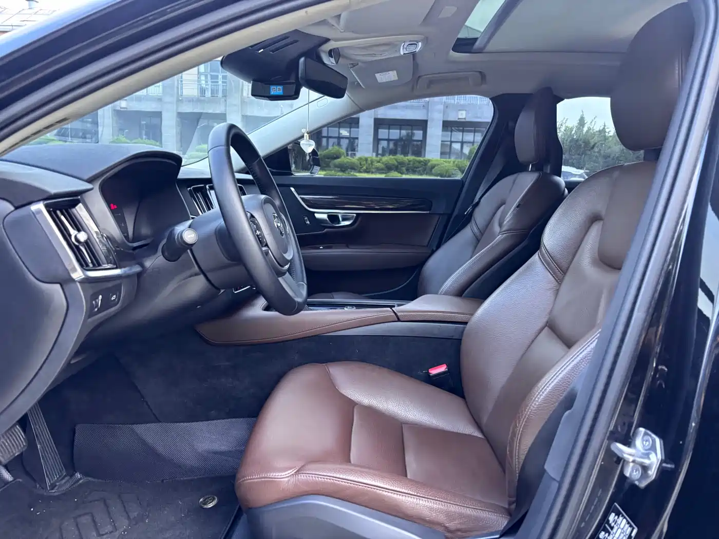 Фото 14 - Volvo S90